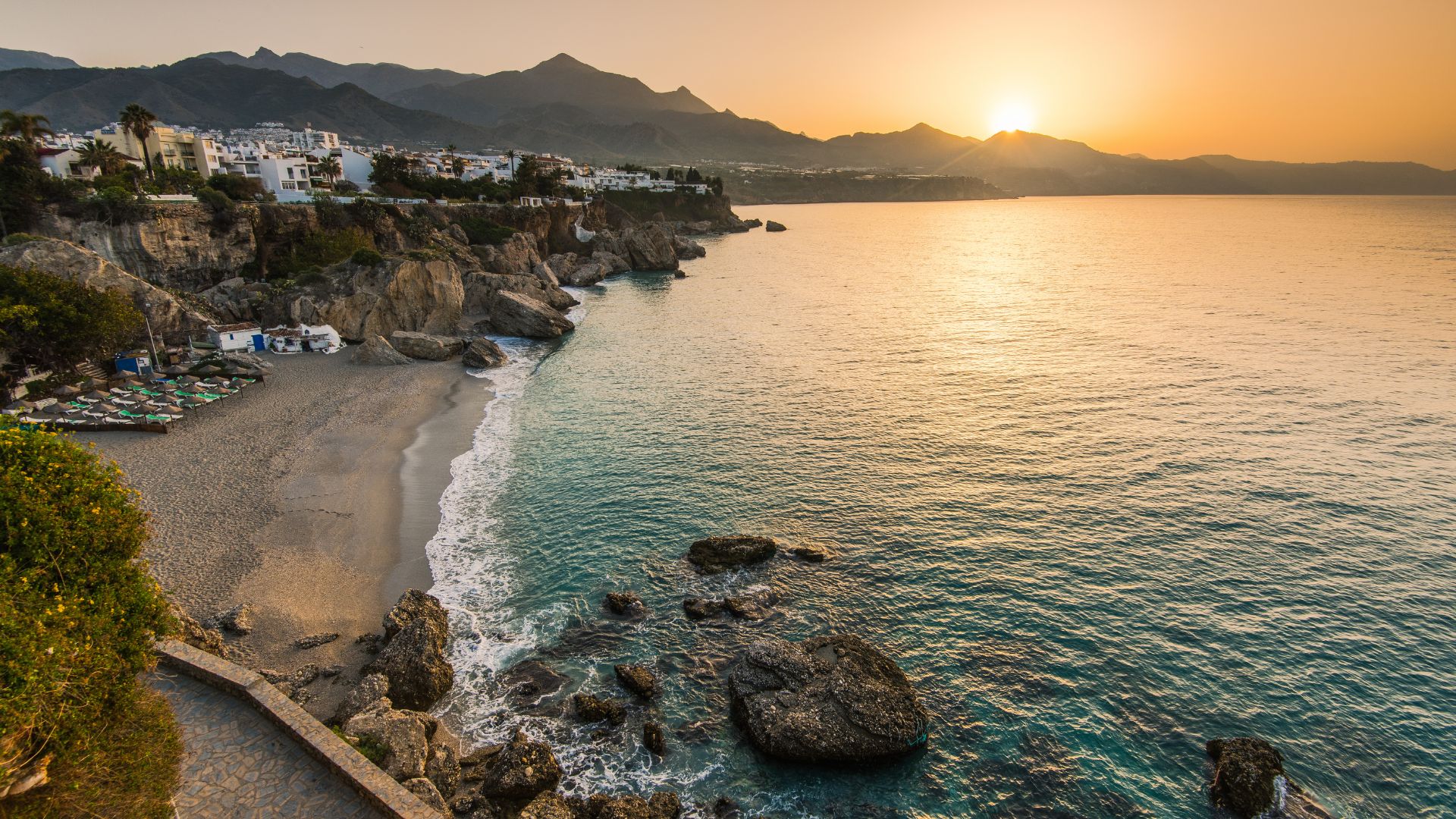 Atardecer en la costa de Nerja